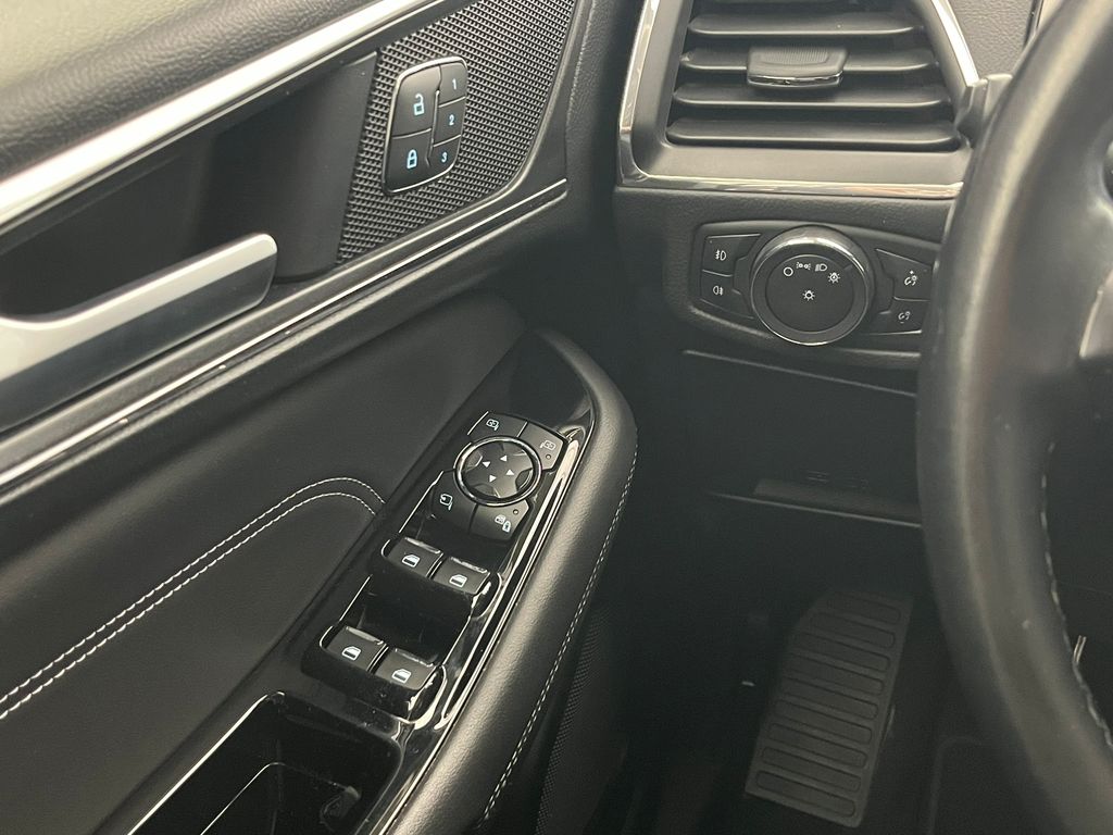 ford-galaxy-2-0-eb-titanium-led-tazne - 9
