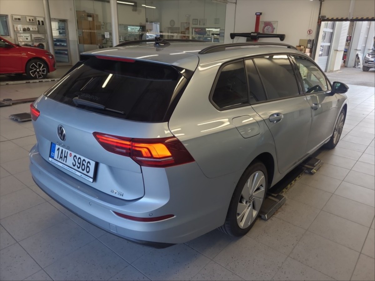 volkswagen-golf-variant-1-5-tsi-85kw-dsg-life - 2