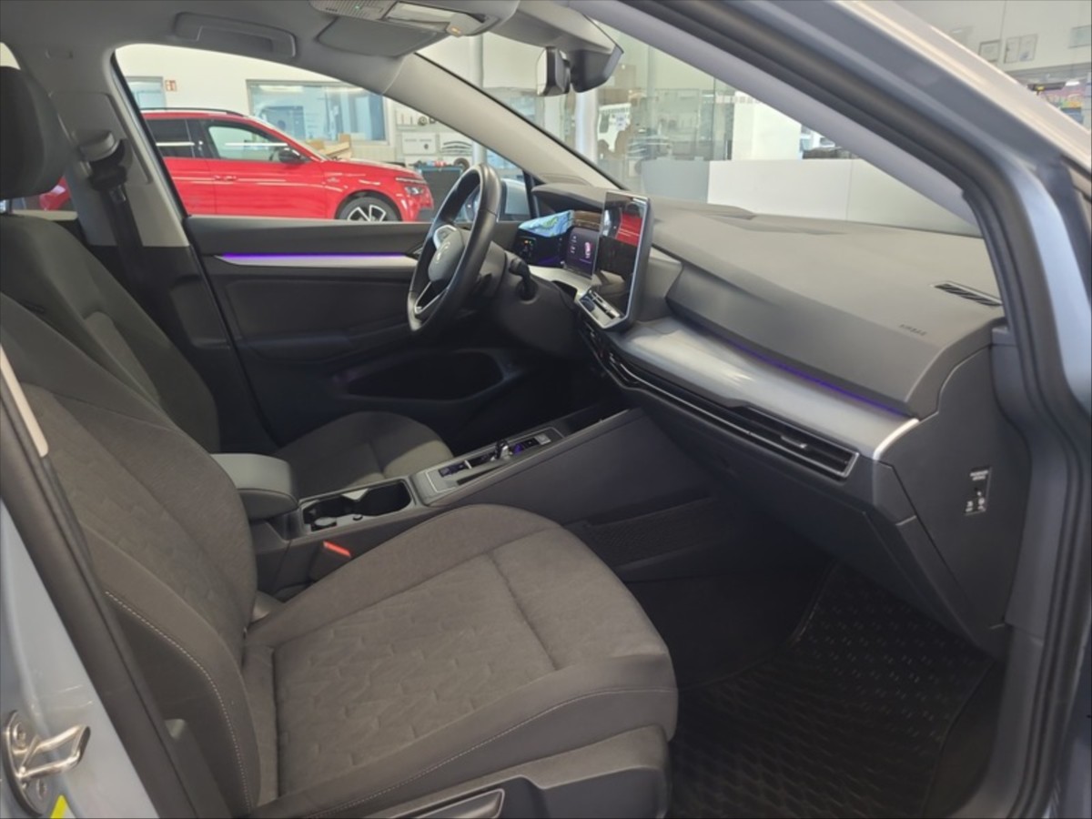 volkswagen-golf-variant-1-5-tsi-85kw-dsg-life - 6