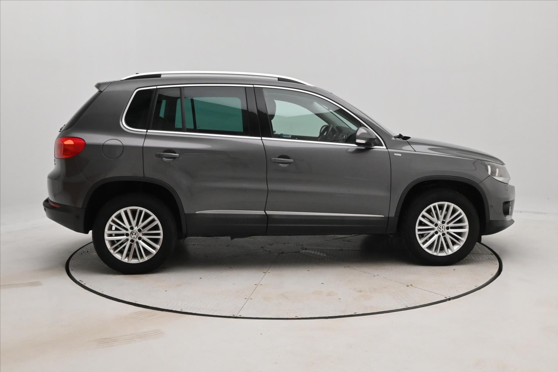 volkswagen-tiguan-2-0-tdi-103kw-4x4-manual-zaruka-az-5-let - 3
