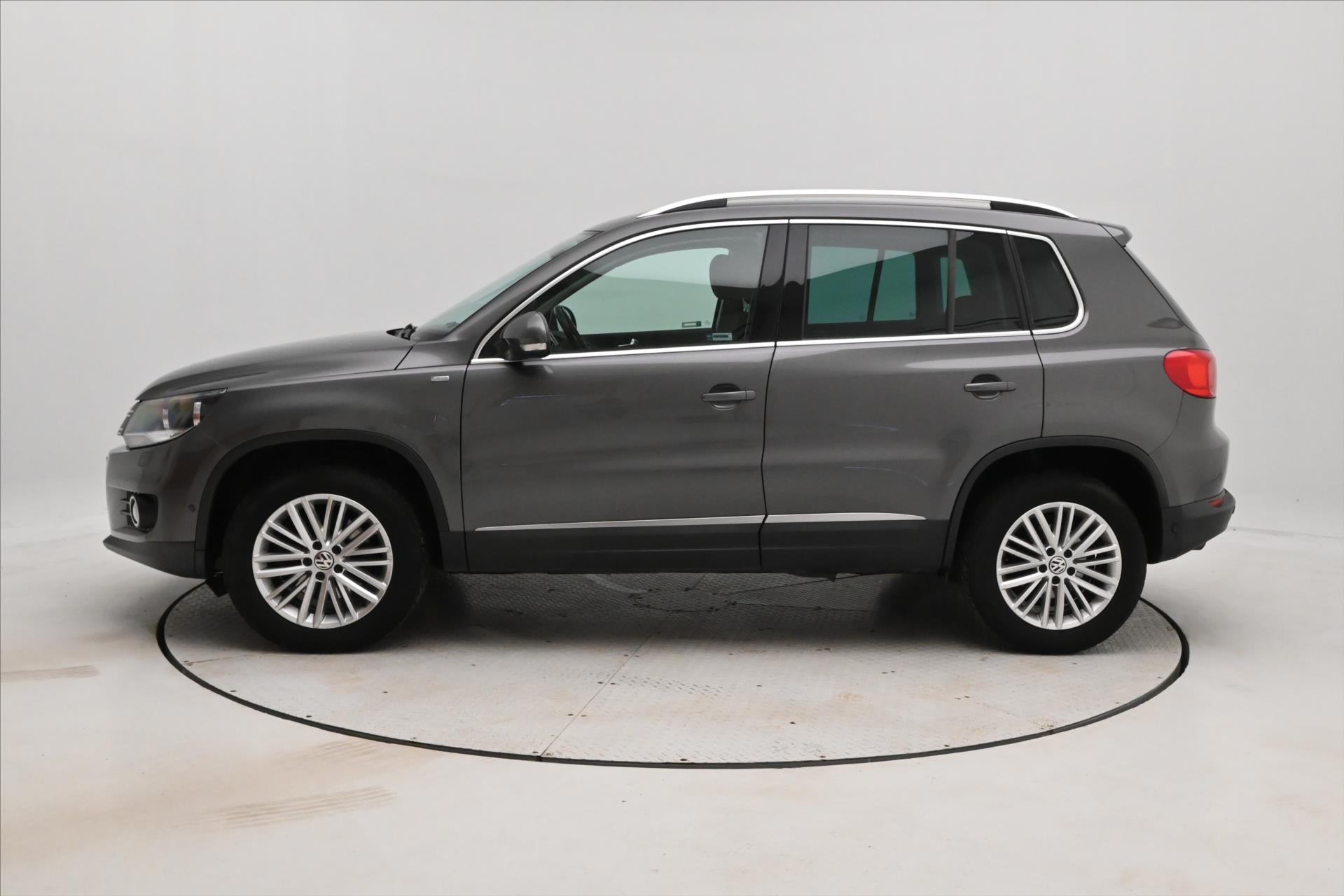 volkswagen-tiguan-2-0-tdi-103kw-4x4-manual-zaruka-az-5-let - 7