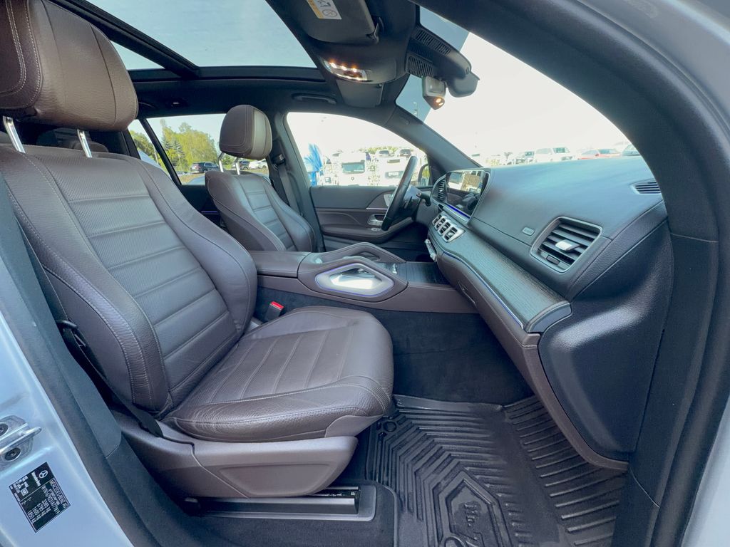 mercedes-benz-gls-d-4matic - 9