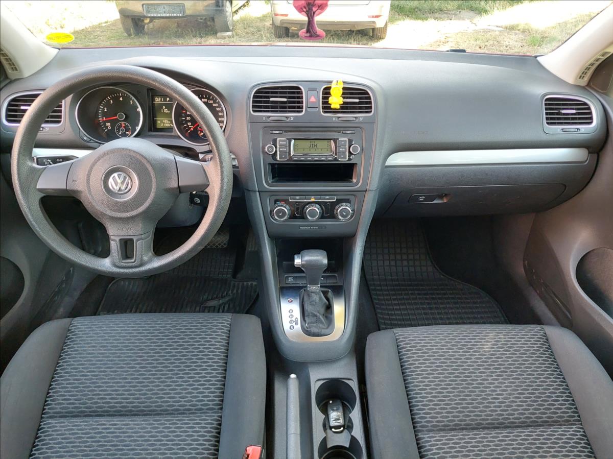 volkswagen-golf-1-6-i-dsg - 9