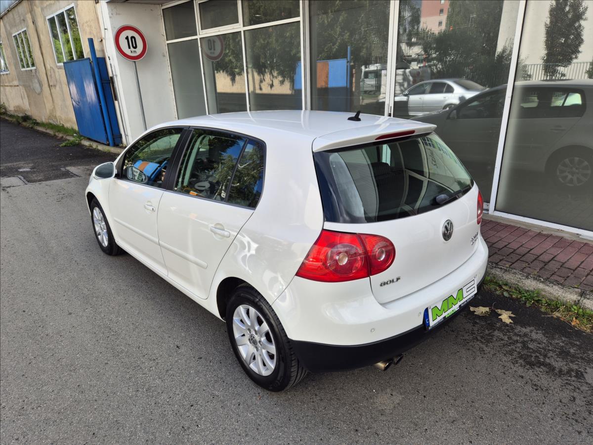 volkswagen-golf-2-0fsi-4x4-nove-pneu - 5