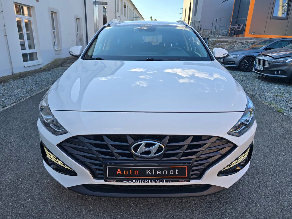 hyundai-i30-1-6crdi-comfort-led-kamera-nav - 2