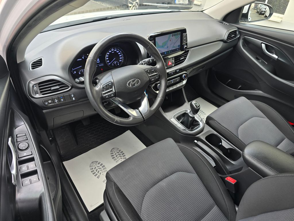 hyundai-i30-1-5i-comfort-led-kamera-navi - 9
