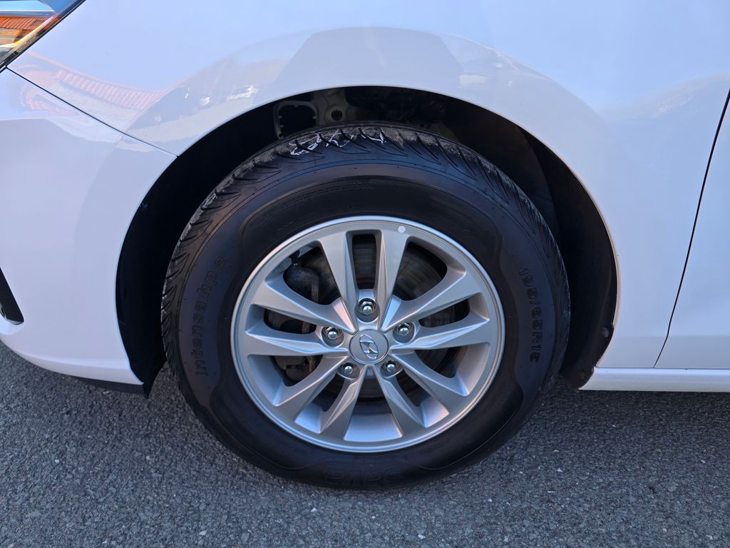 hyundai-i30-1-6crdi-comfort-led-kamera-nav - 6