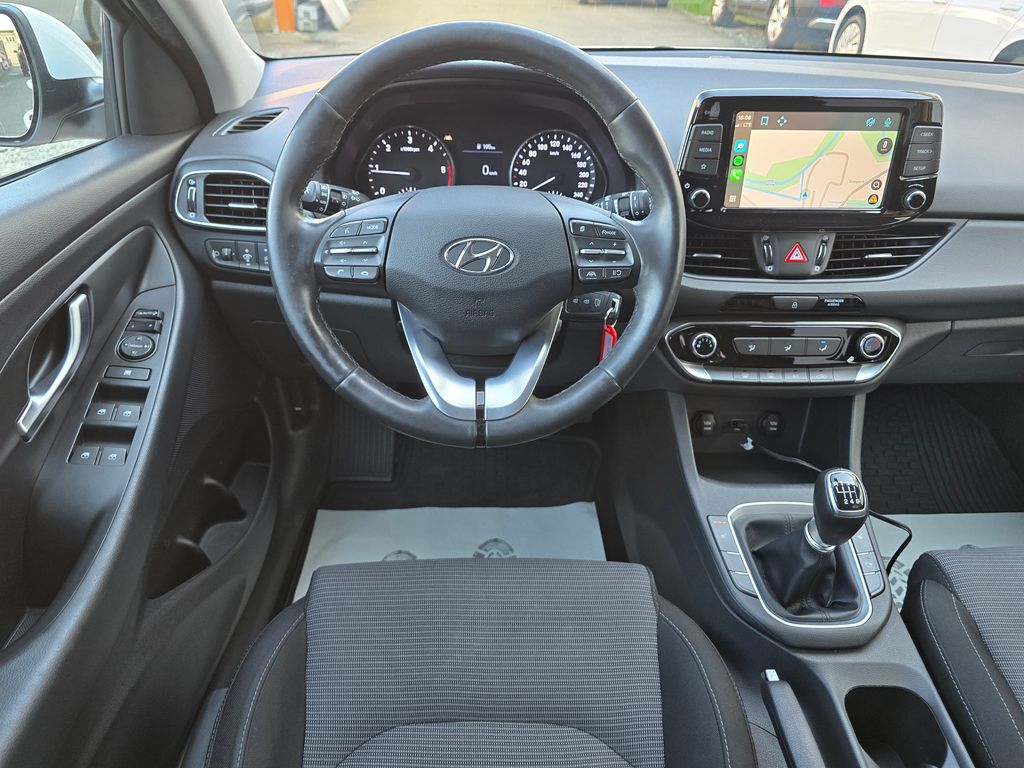 hyundai-i30-1-6crdi-comfort-led-kamera-nav - 8