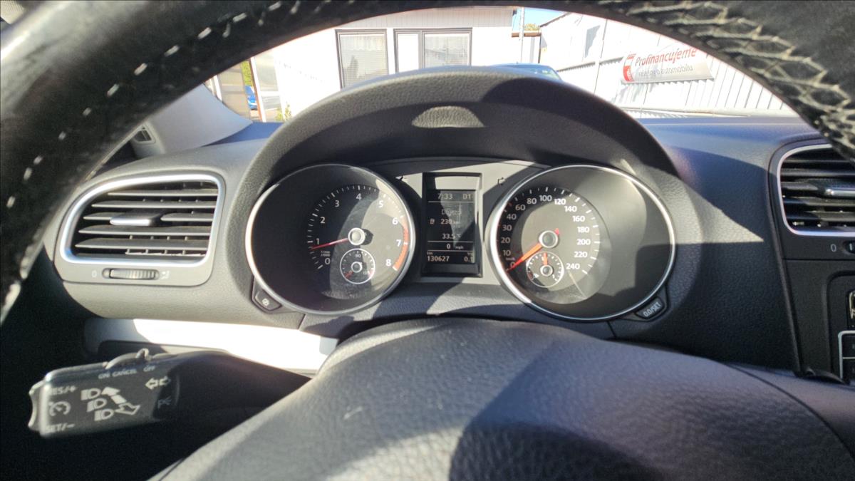 volkswagen-golf-1-4-tsi-dsg-90-kw-highline - 9