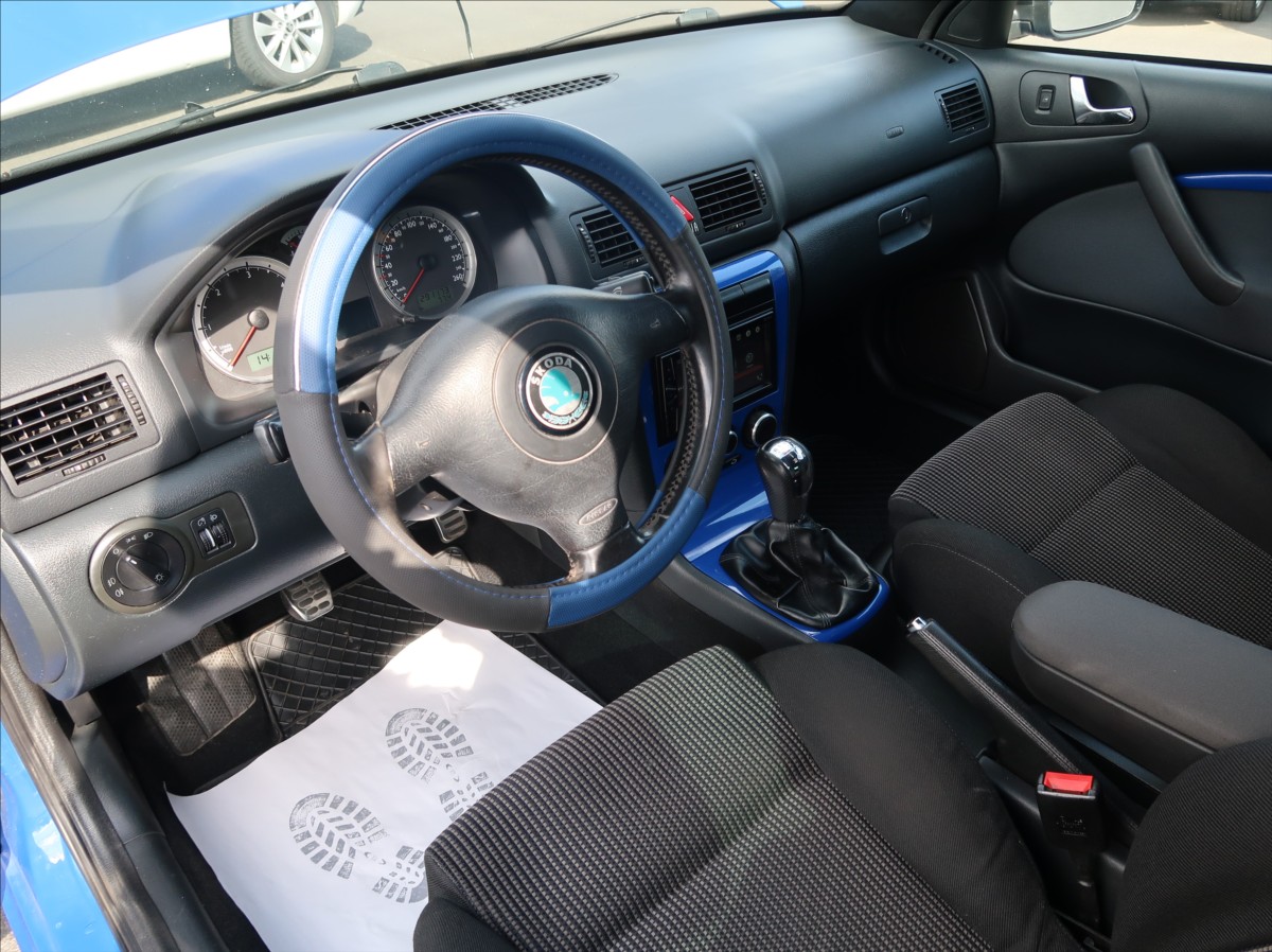 skoda-octavia-1-9-tdi-novecr-rspaket-xenony - 8