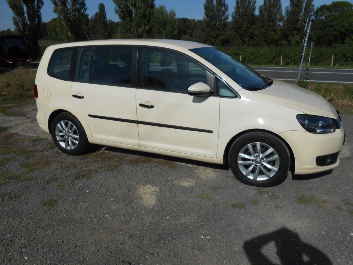 volkswagen-touran-1-6-tdi-66-kw-historie-klima - 4