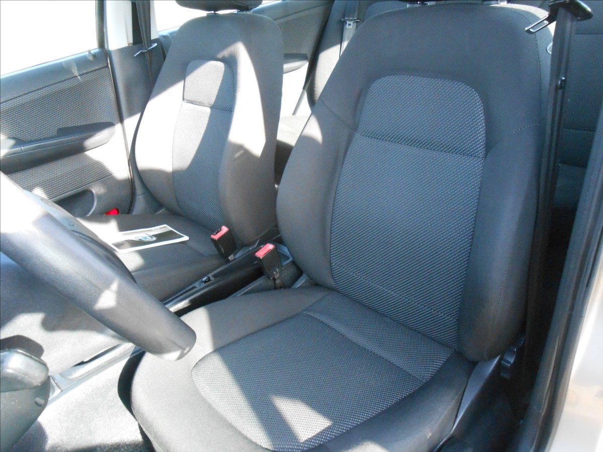 skoda-fabia-1-4-i-16v-55-kw-serviska-klima - 7
