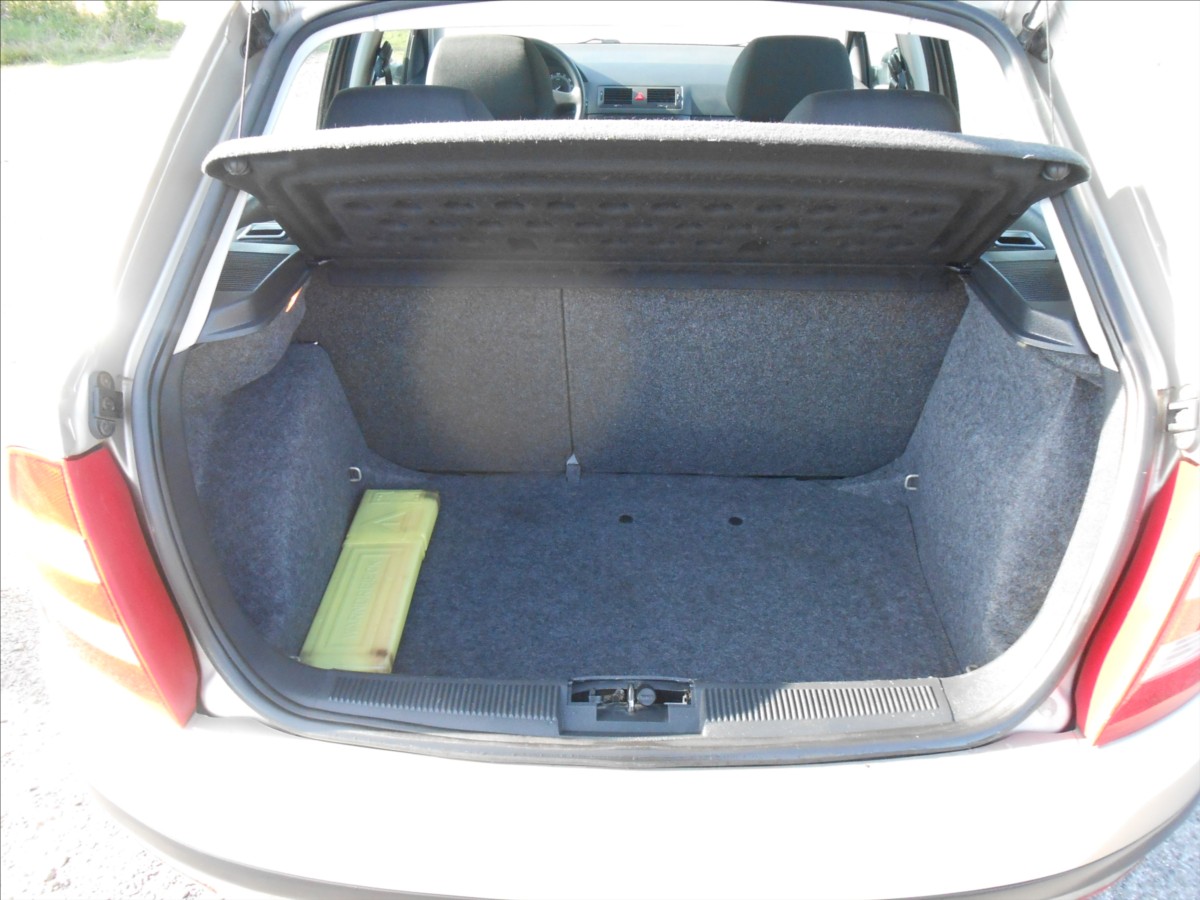 skoda-fabia-1-4-i-16v-55-kw-serviska-klima - 9