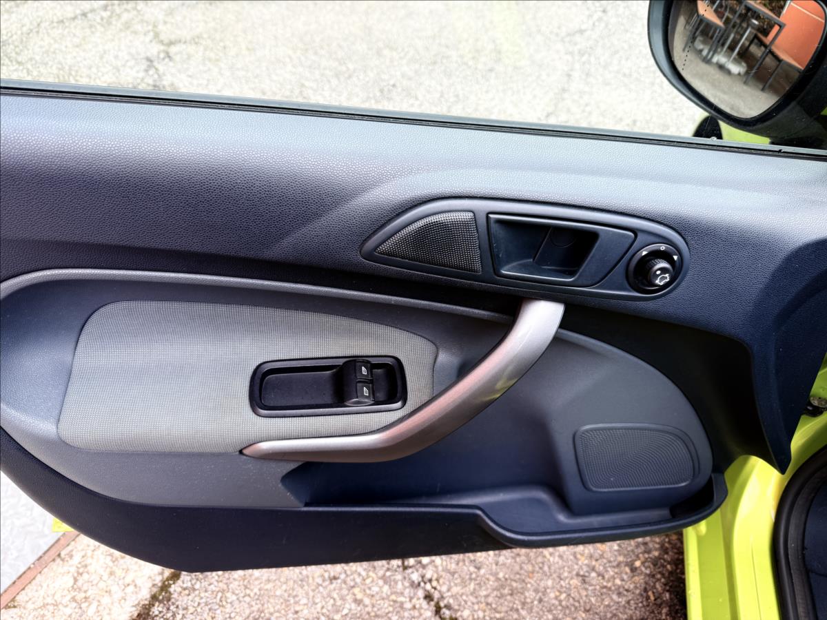 ford-fiesta-1-2-i-sport - 9