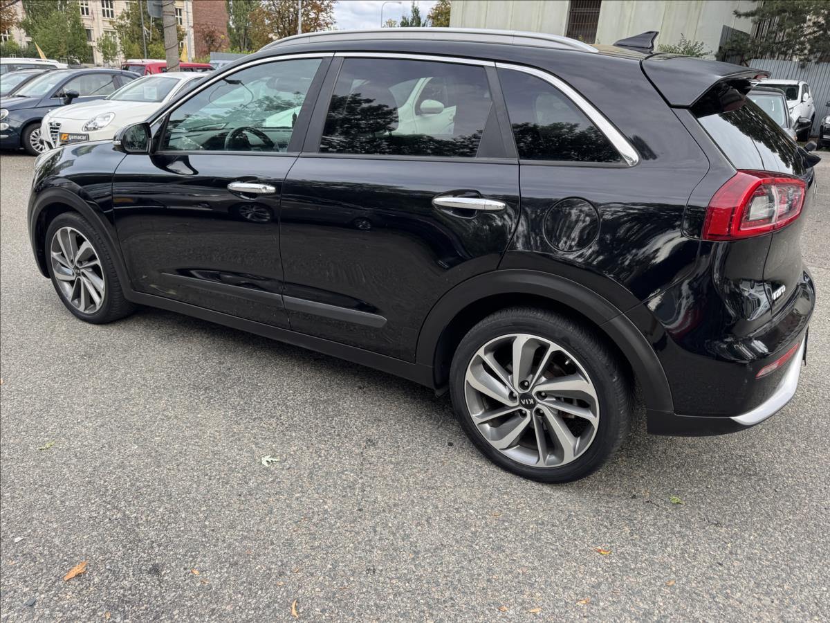 kia-niro-1-6-1-majitel - 4