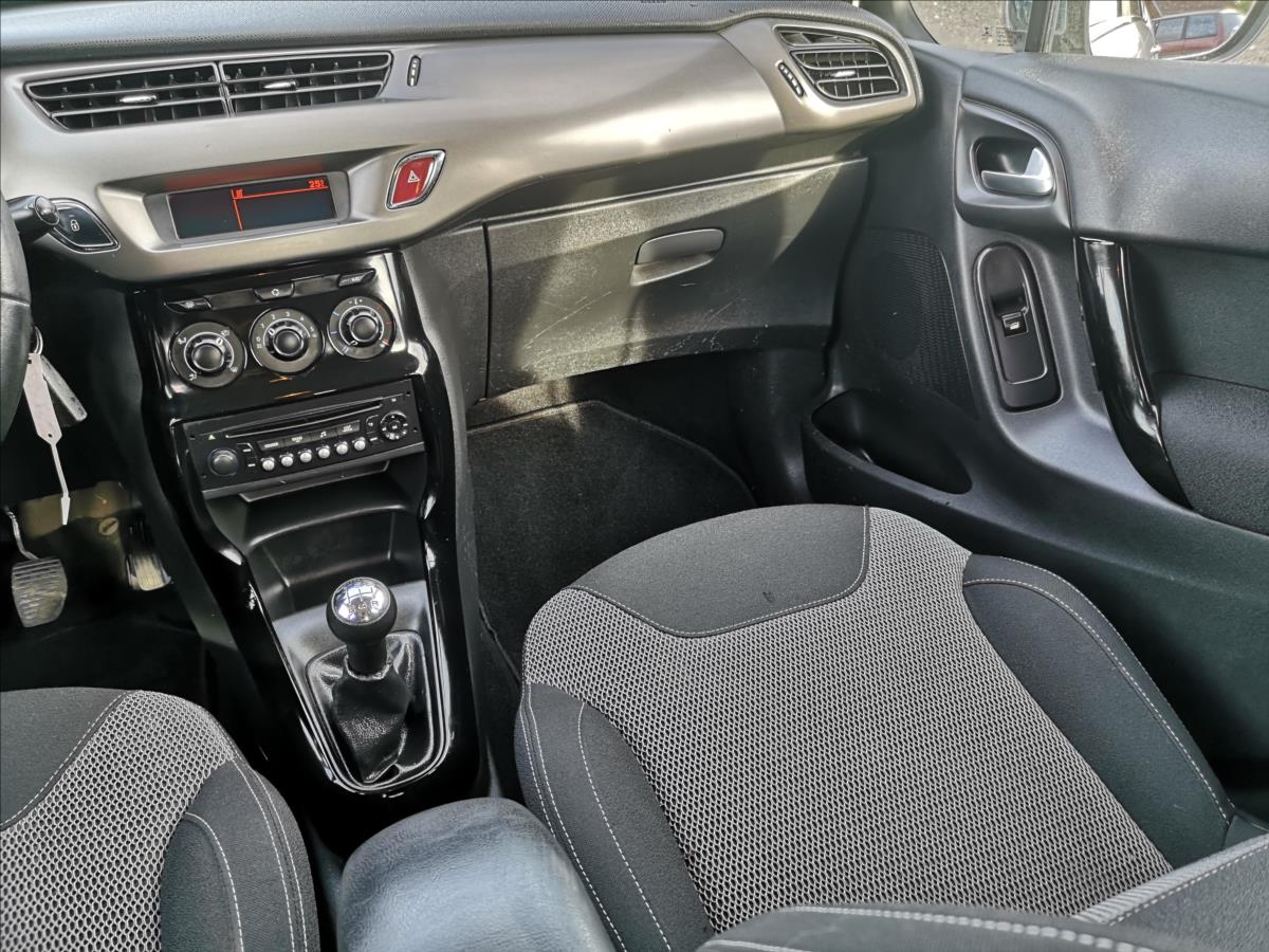 citroen-c3-1-2-family-white - 9