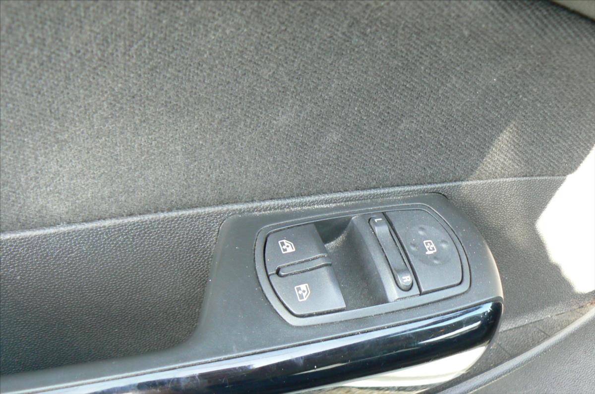 opel-corsa-1-2-ecotec-vysuvny-nosic-kol - 8