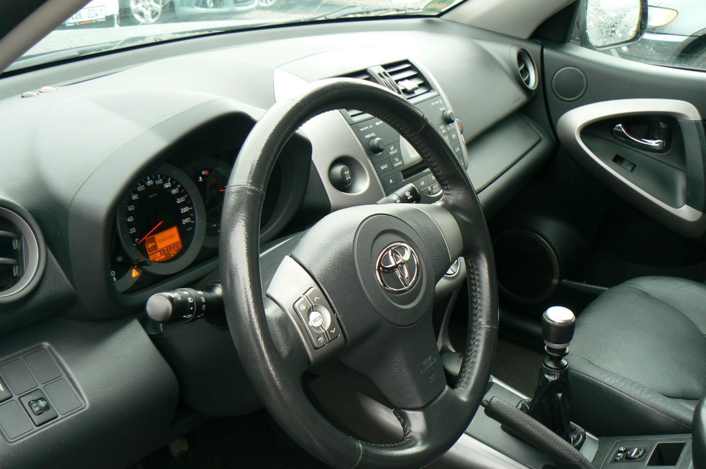toyota-rav4-2-2-d-cat-4x4 - 9