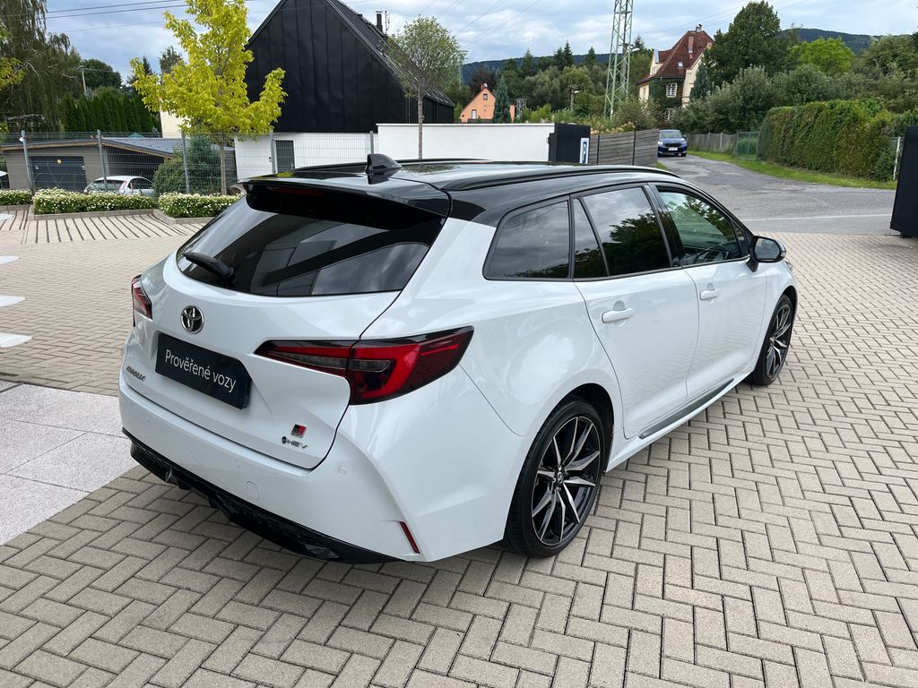 toyota-corolla-2-0-hev-gr-sport-dynamic-jbl - 5