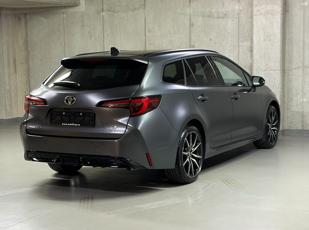 toyota-corolla-2-0-hev-ts-gr-sport-specialni-lak - 4
