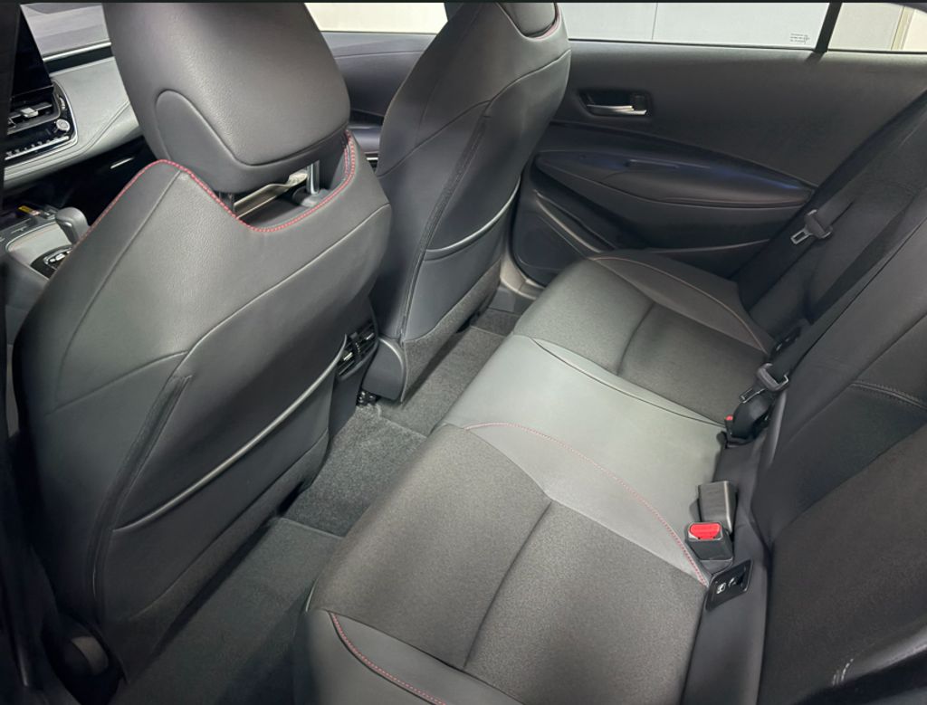 toyota-corolla-2-0-hev-ts-gr-sport-specialni-lak - 9