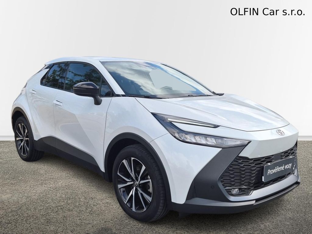 toyota-c-hr-2-0-phev-fwd-style - 4