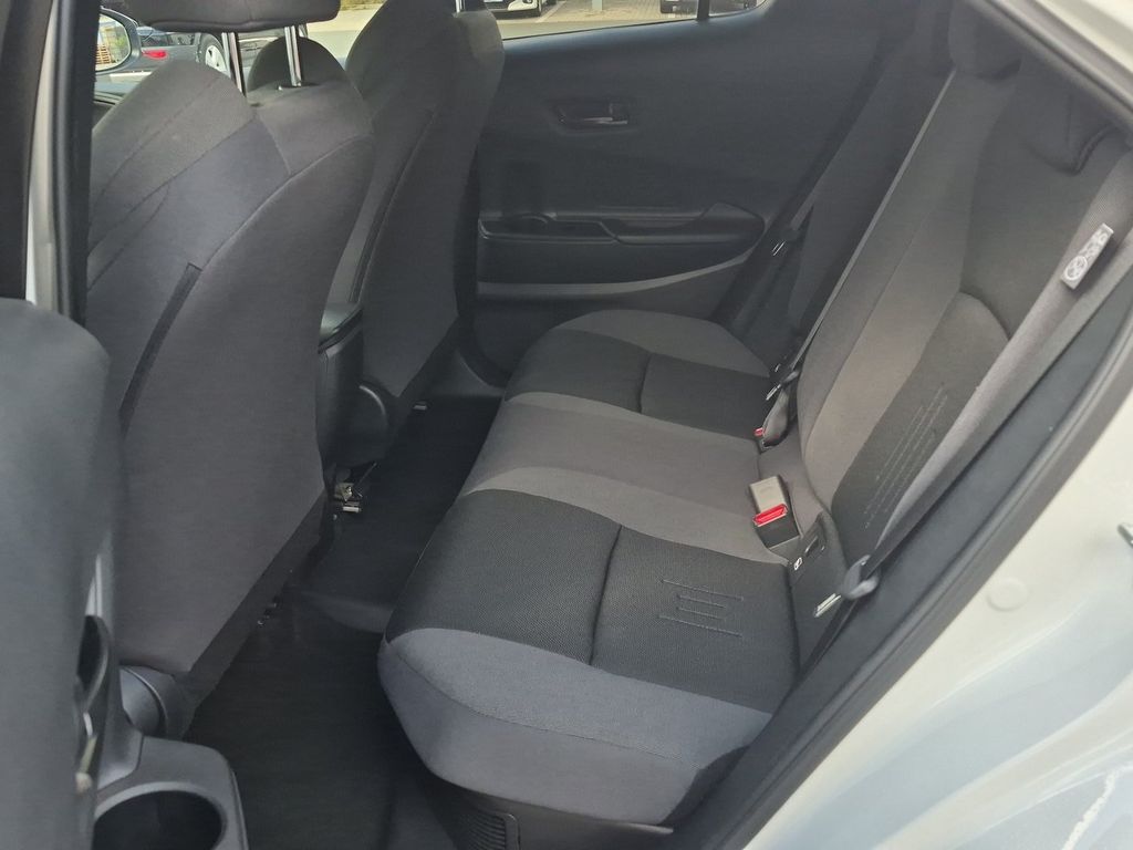 toyota-c-hr-2-0-phev-fwd-style - 9