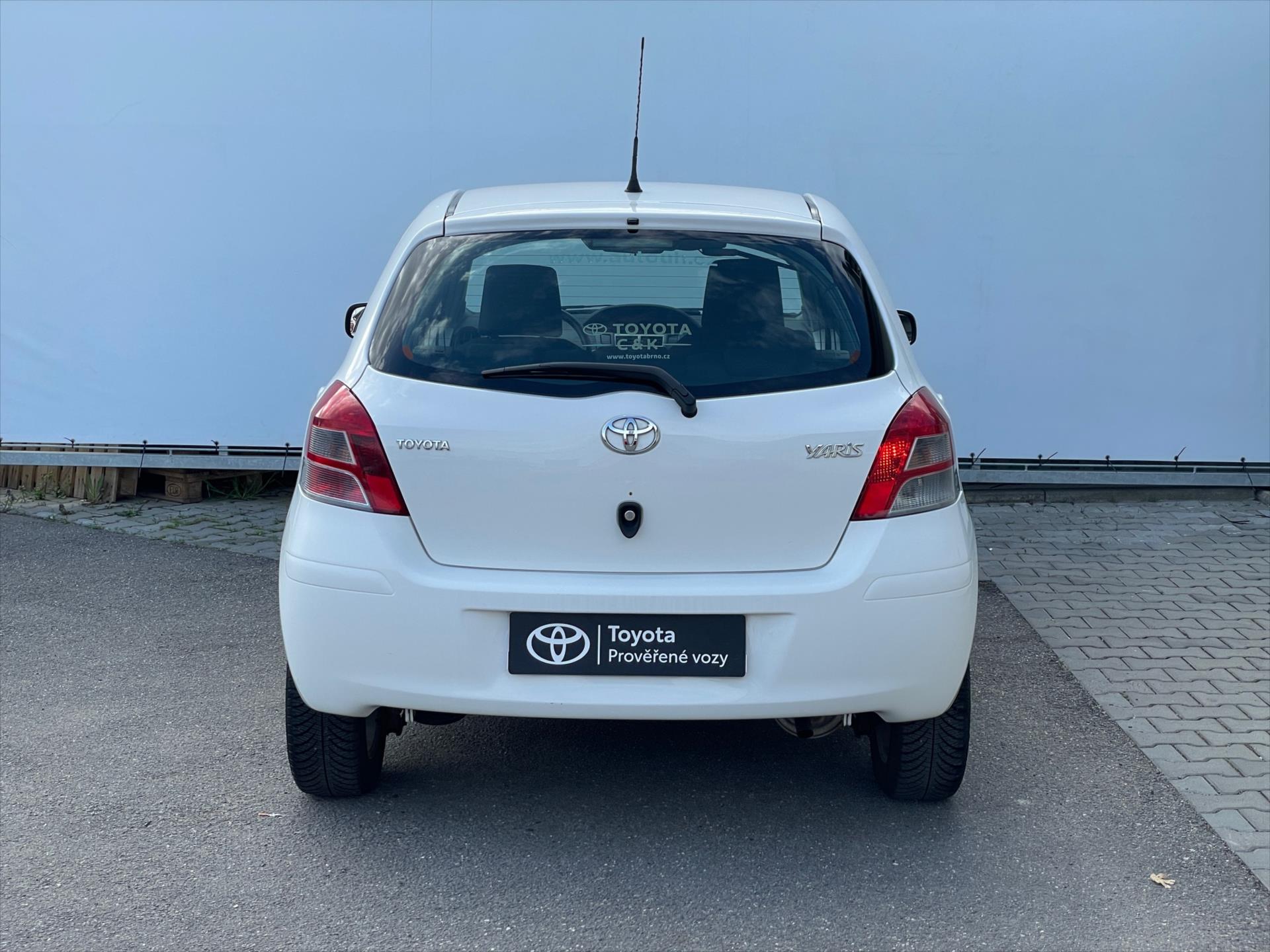 toyota-yaris-1-0-dream - 4