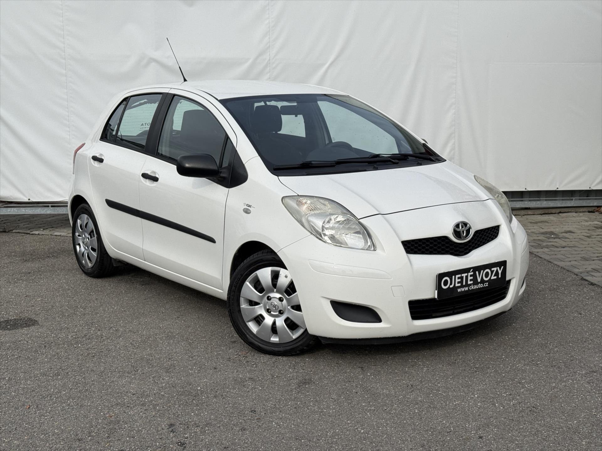 toyota-yaris-1-3-terra-cool - 2