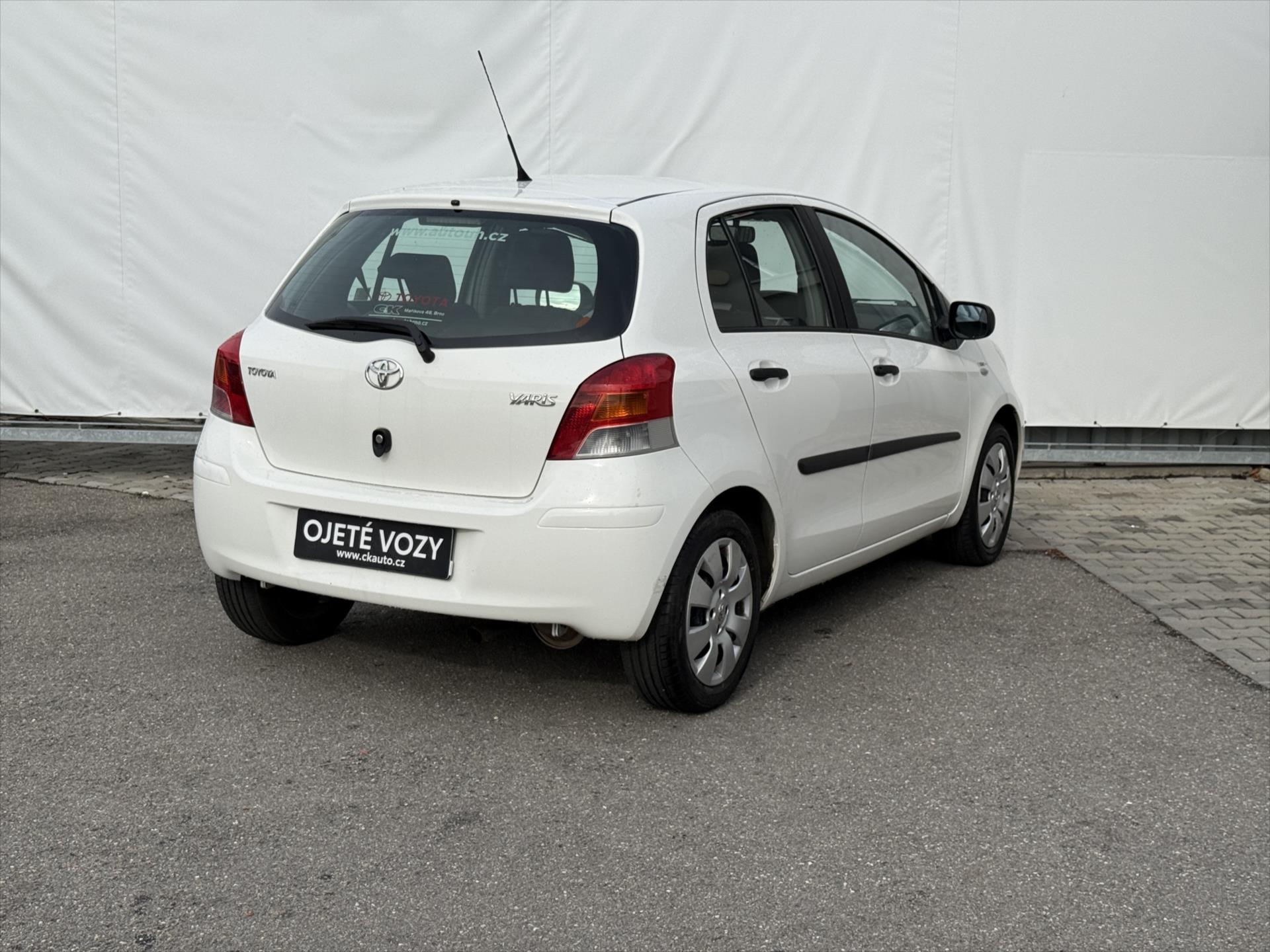 toyota-yaris-1-3-terra-cool - 3