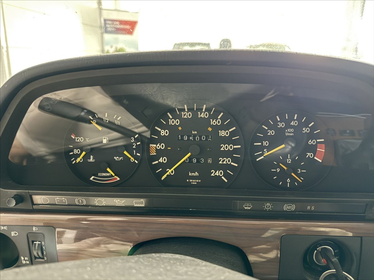 mercedes-benz-tridy-s-3-0-se-300-w126-v6-spanelsko - 8