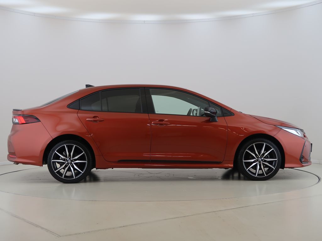 toyota-corolla-1-8hybrid-gr-sport-cz-1maj - 3