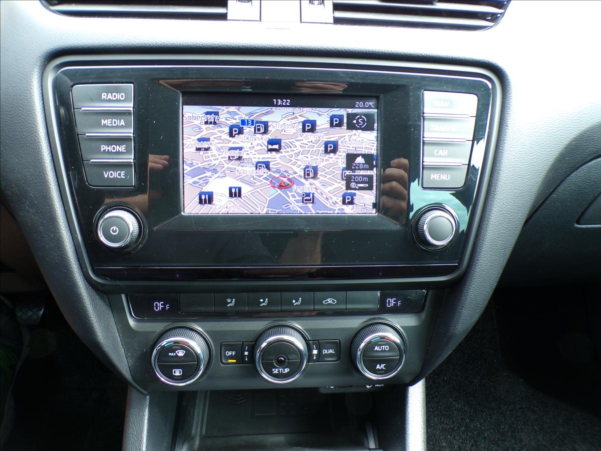 skoda-octavia-1-6-tdi-greenline - 8
