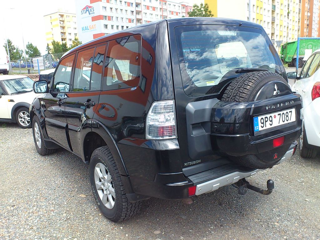 mitsubishi-pajero-3-2-di-d-4x4-mist-7-r-v-2012 - 8