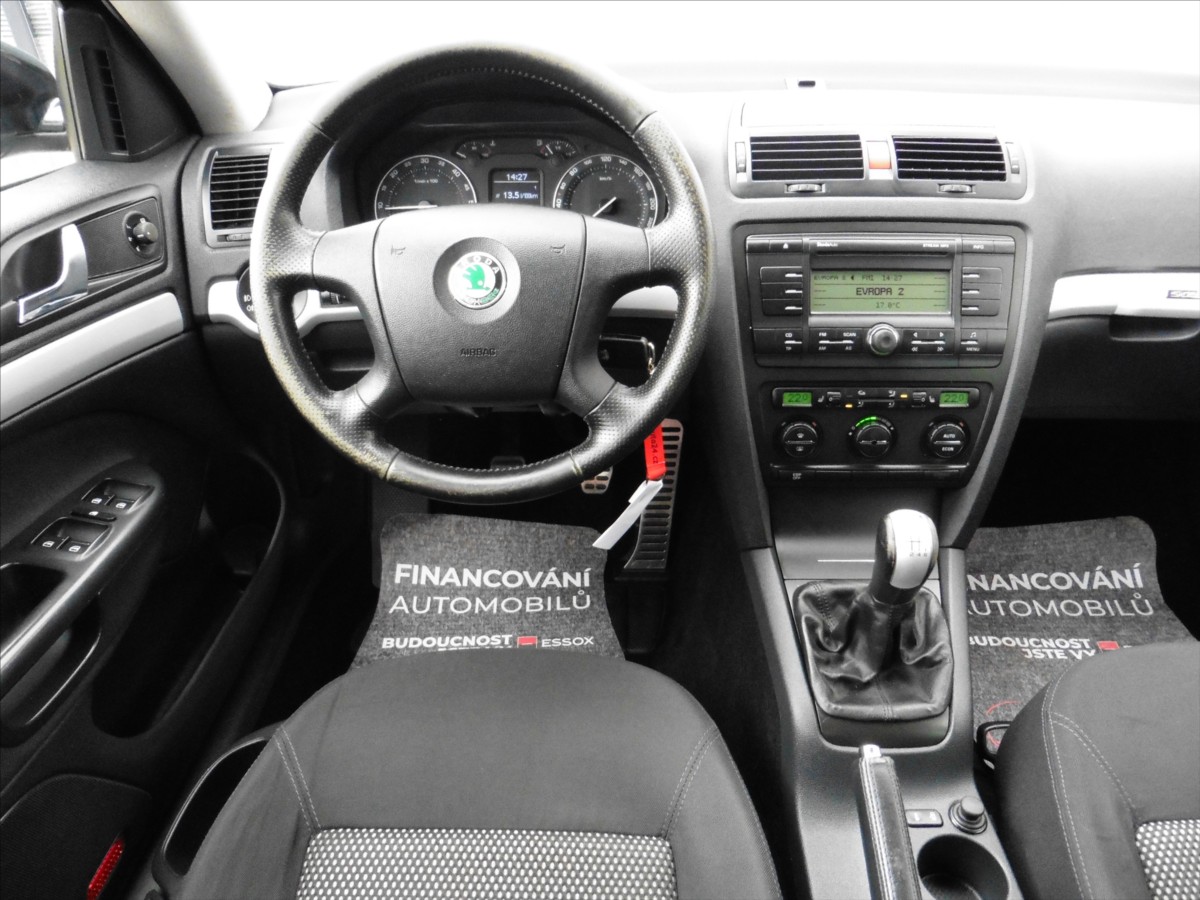 skoda-octavia-ii-combi-2-0-tdi-scout-4x4 - 9