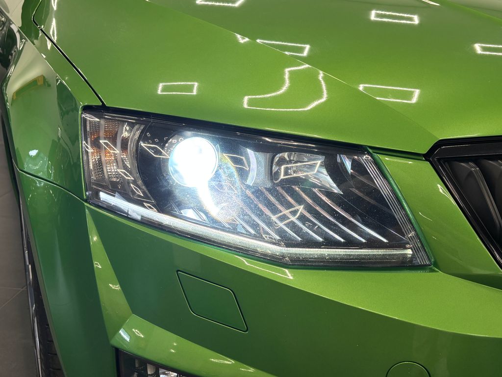 skoda-octavia-rs-2-0-tdi-135kw-rallye-green - 5