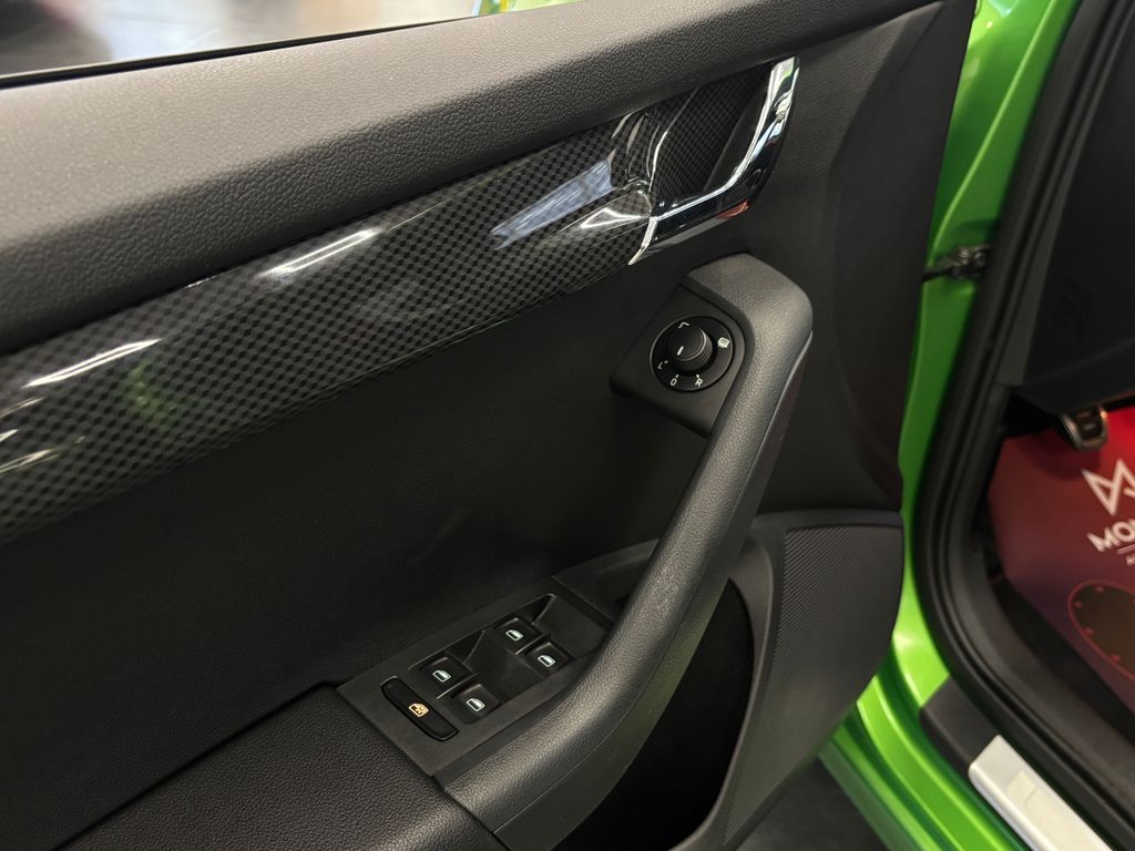 skoda-octavia-rs-2-0-tdi-135kw-rallye-green - 9