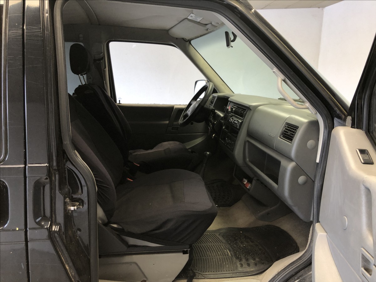volkswagen-multivan-2-5-tdi - 9