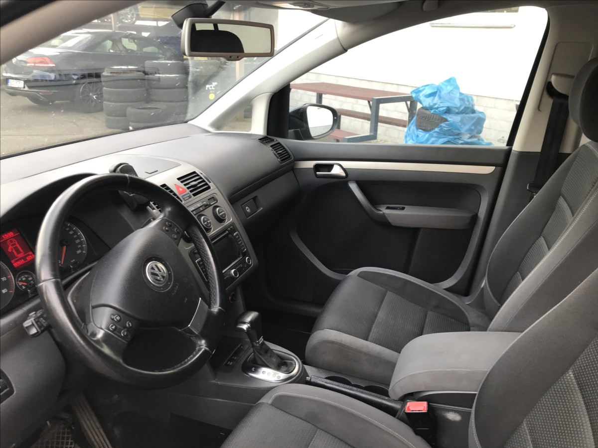 volkswagen-touran-1-4-tsi-103kw-dsg-7mist - 7