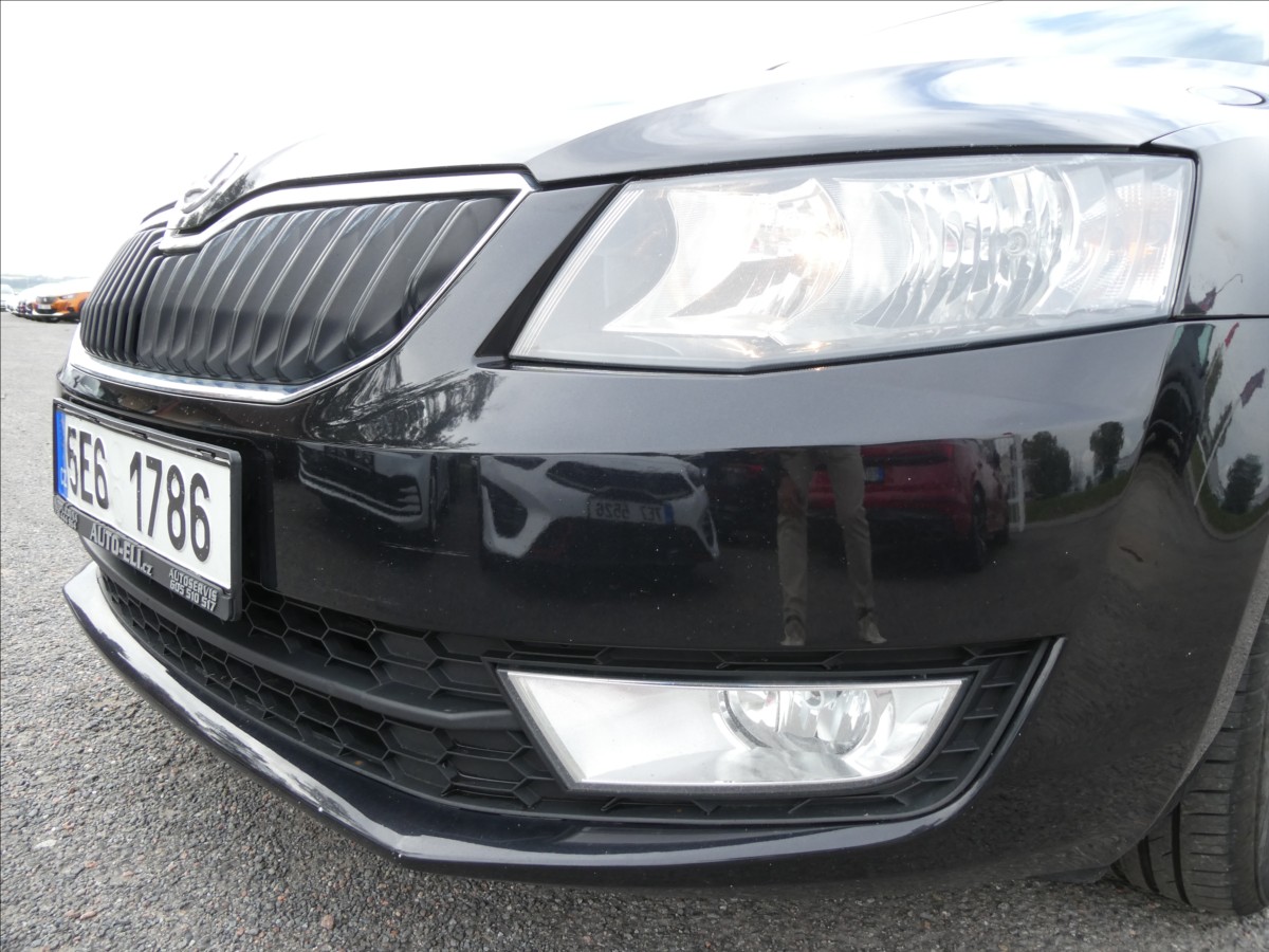 skoda-octavia-1-6-tdi-77kw-dsg - 3