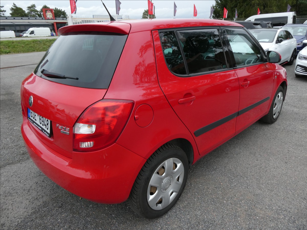 skoda-fabia-1-6-i16v-77kw-automat-klima-cr - 6