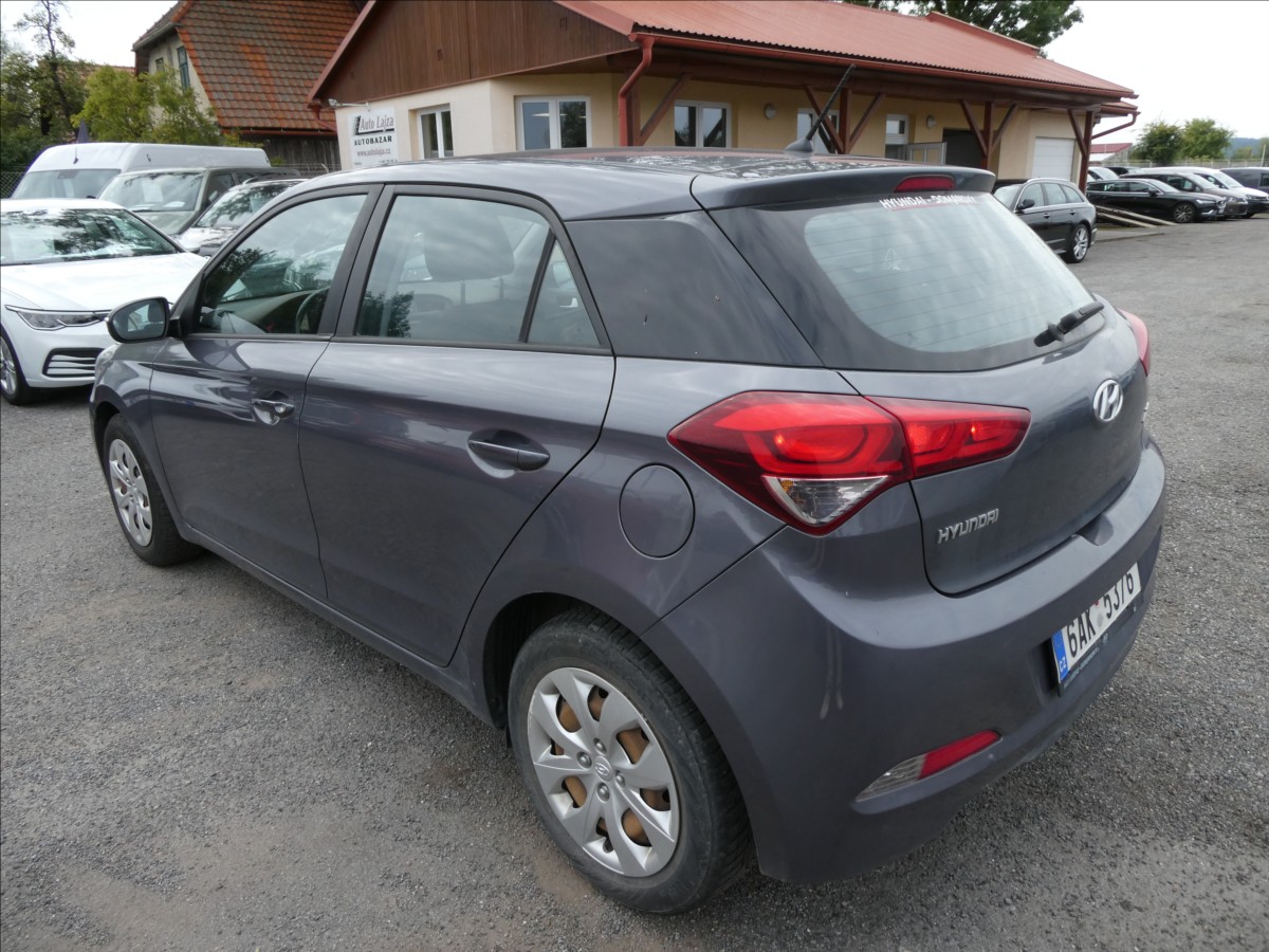 hyundai-i20-1-2-i-55kw-koupeno-v-cr-klima - 4
