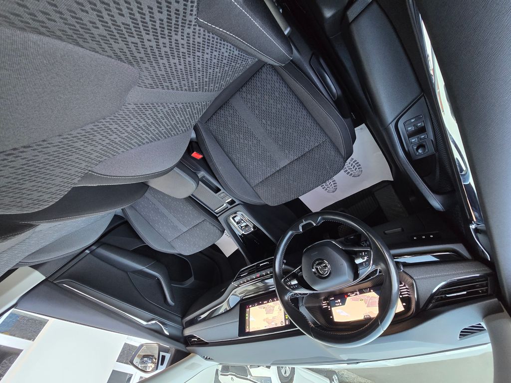 skoda-octavia-2-0tdi-110kw-dsg-style-navi - 9
