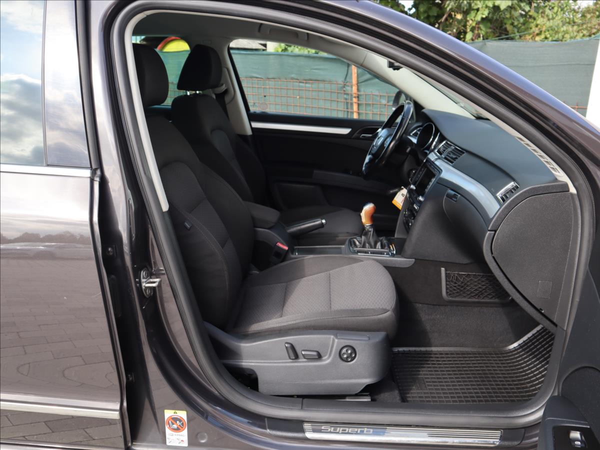 skoda-superb-2-0-tdi-4x4-elegance-navi-cz - 7