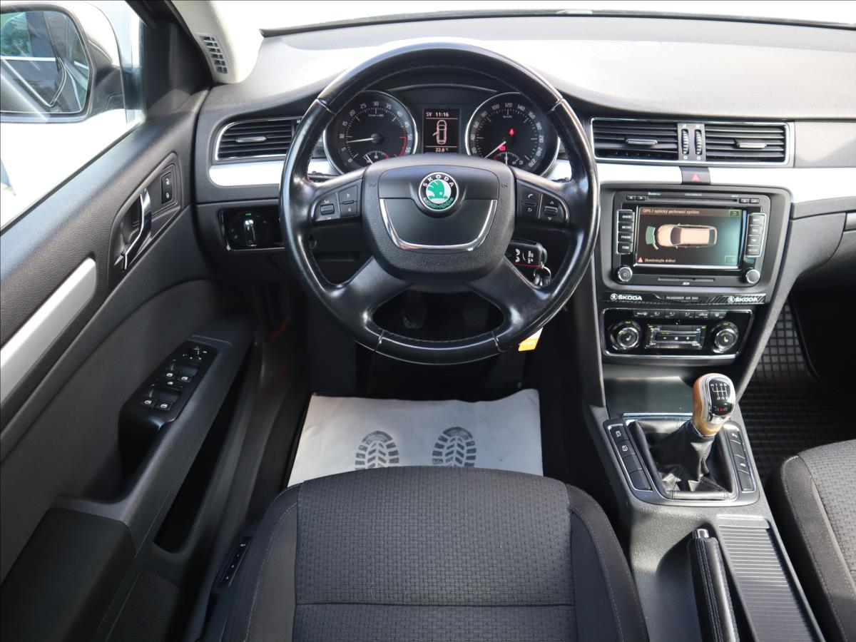 skoda-superb-2-0-tdi-4x4-elegance-navi-cz - 8