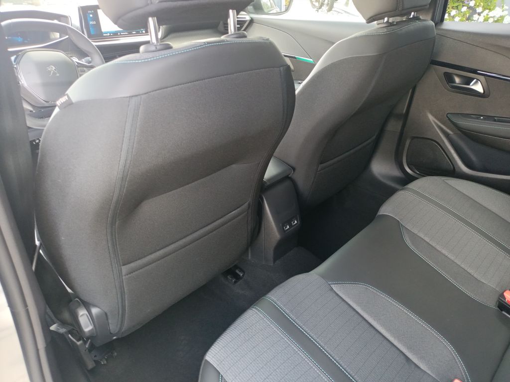peugeot-208-allure-pack-1-2-pt-100k-man6-a - 8