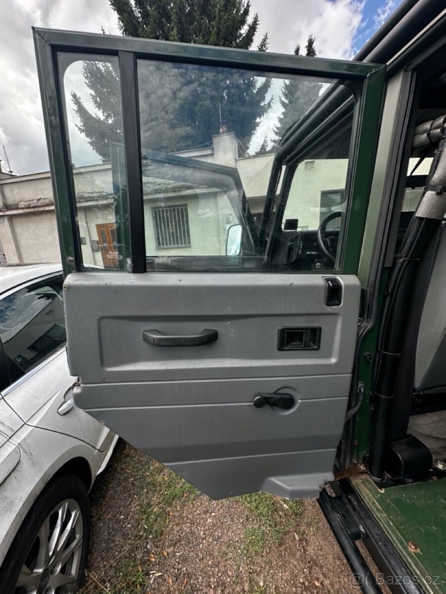 land-rover-defender - 6