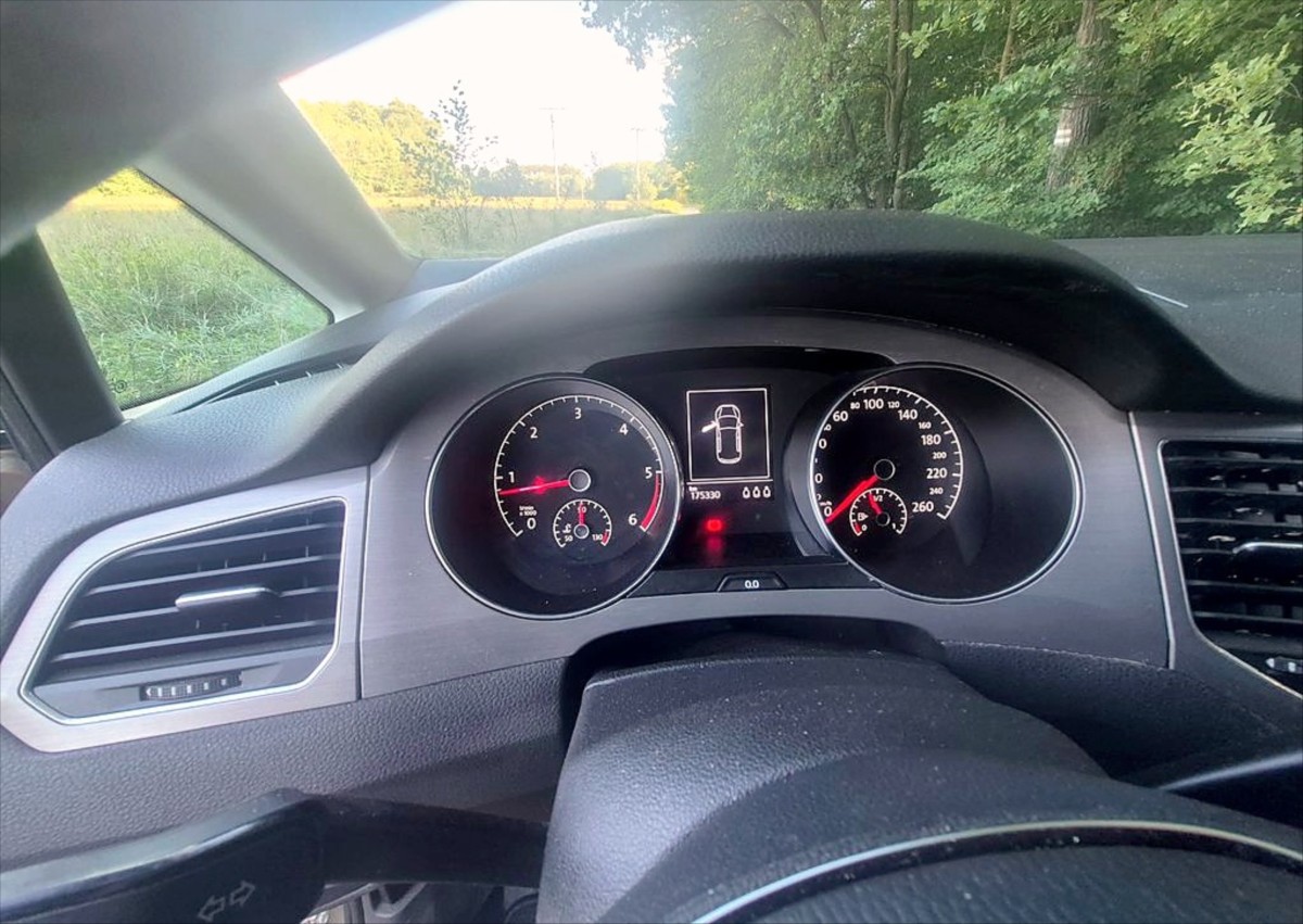 volkswagen-golf-sportsvan-1-6-vw-sportsvan - 3