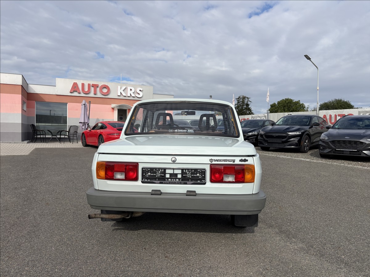 wartburg-353-1-3-mimoradne-zachovaly-retrokousek - 5