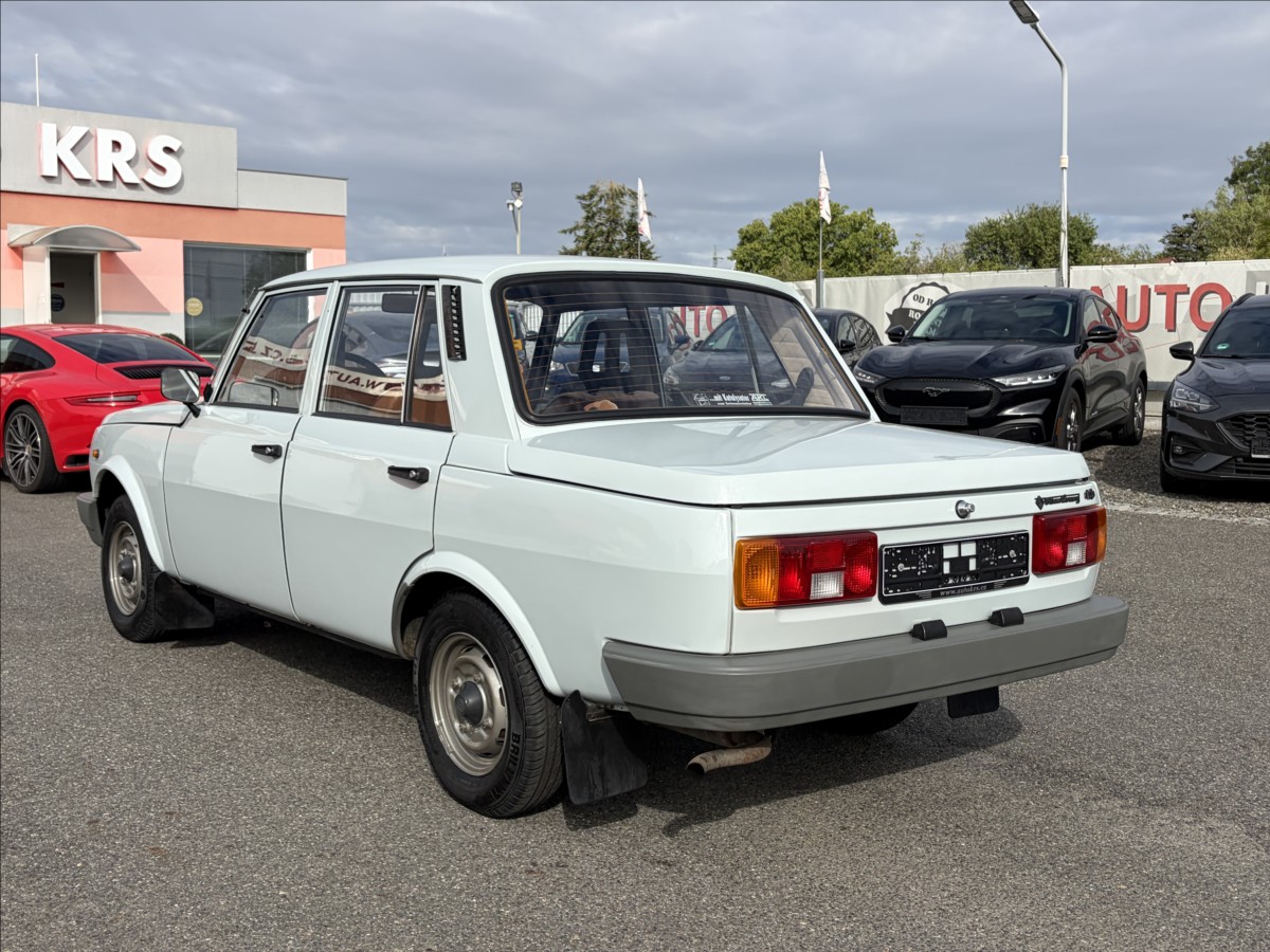 wartburg-353-1-3-mimoradne-zachovaly-retrokousek - 6